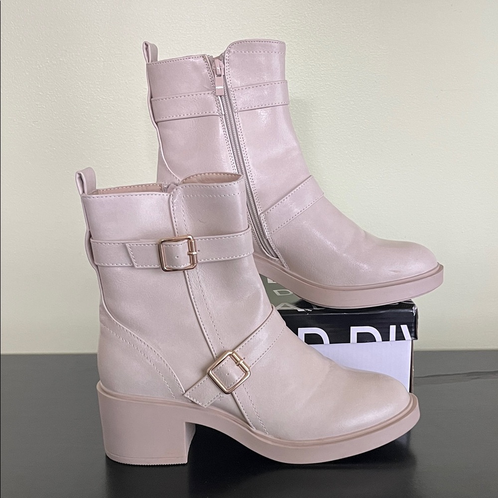 NWOT Elditas Monica Cream Faux Leather Buckle Combat Boots